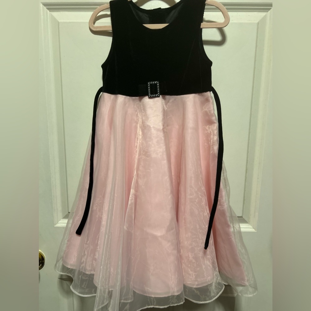 Girls formal wear dress! Light pink on the bottom velvet on the top.